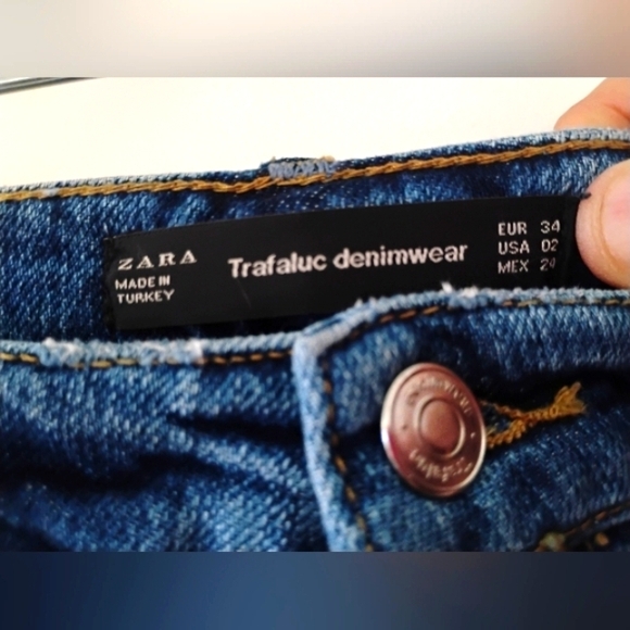 ZARA Denim Jeans size 2 Trafaluc Straight Leg Destressed Raw Hem Shorts Grunge - Picture 6 of 15